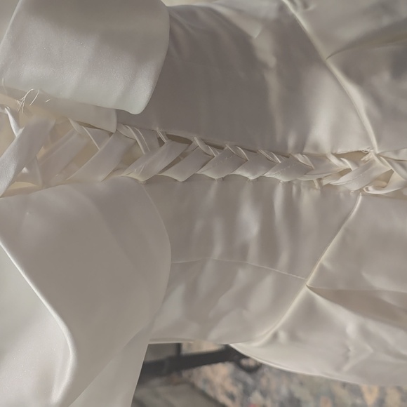 Ivory wedding dress - Picture 6 of 15